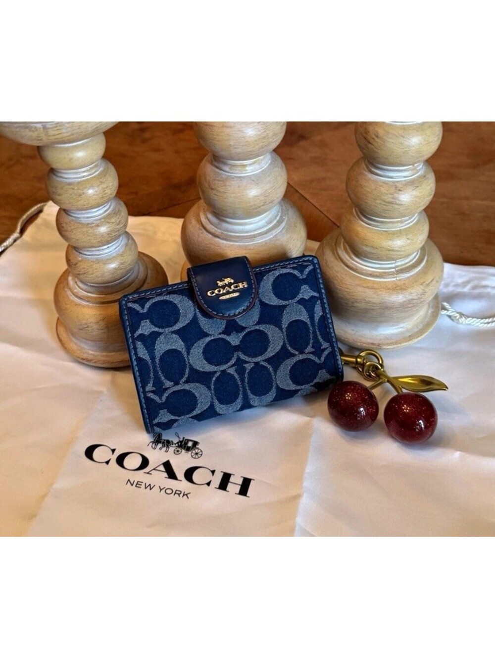 Coach Women’s Bifold Wallet Blue Signature Logo Zipper ID Window Credit Card